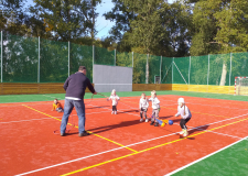 Cvičení na víceúčelovém hřišti