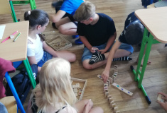 Stavíme domino přes celou třídu