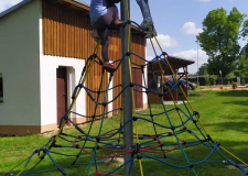 Na dětském hřišti