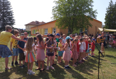 Píseň My jsme žáci
