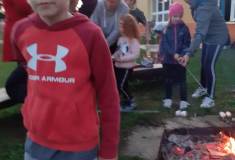 Pečení buřtů za odměnu
