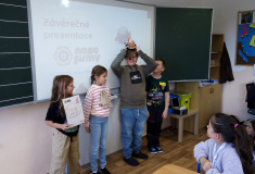 Firma ve 4. ročníku